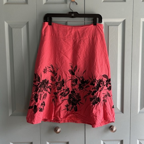 Lily Stanhope Dresses & Skirts - Lily Stanhope Peach Linen Blend Knee Length Skirt Size 6 Black Floral Embroidery